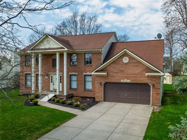 $585,000 | 5790 Kippen Drive, Clarence, NY 14051