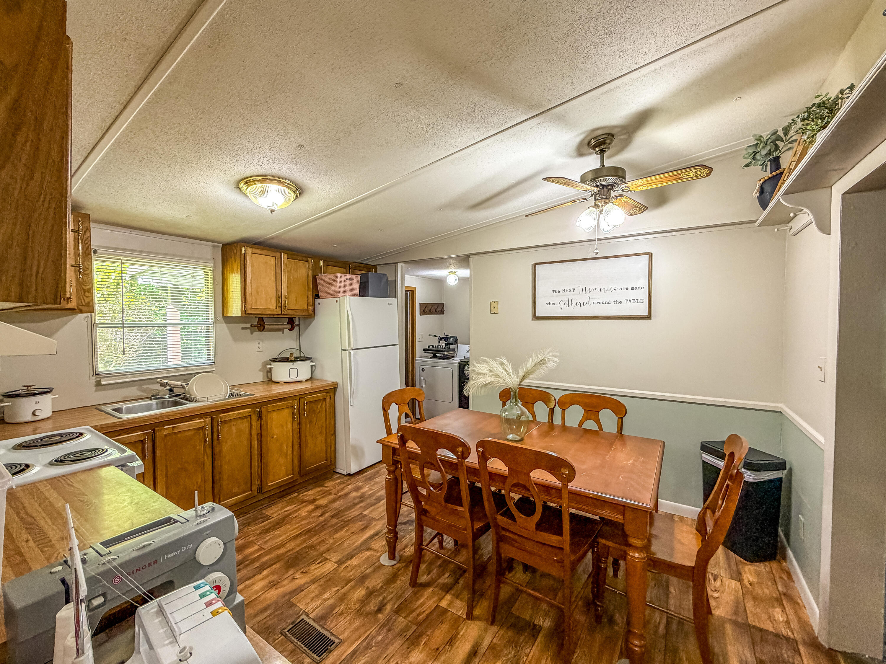 299 George Neil Hill Road Pineville, KY 40977 - Photo 12 of 37 LightroomRealEstateEdits-12