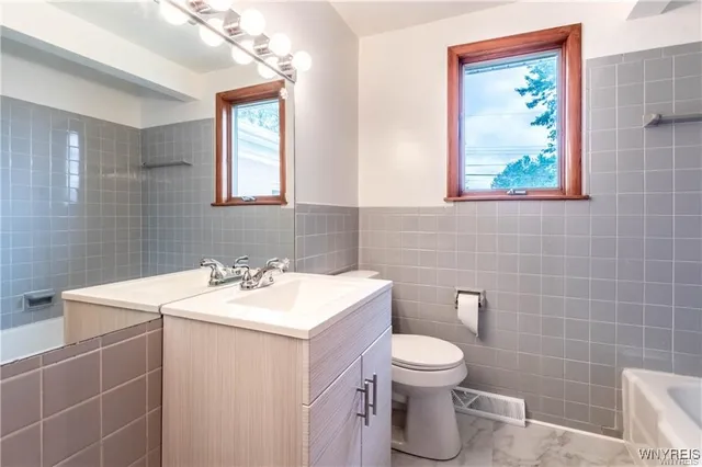 $2,400 | 130 Alberta Drive, Amherst, NY 14226