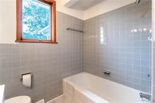 $2,300 | 130 Alberta Drive, Amherst, NY 14226