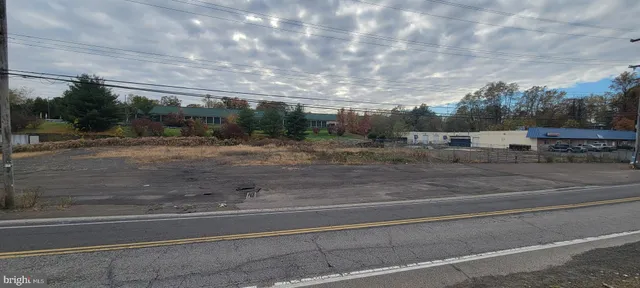 a view of a parking space