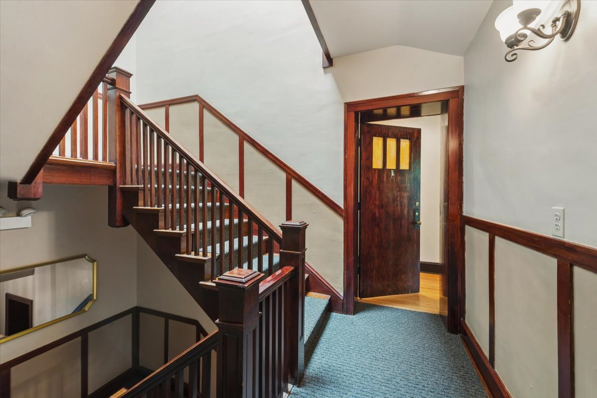 1455 West Rascher Avenue, Unit 2W Chicago, IL 60640 - Photo 4 of 33 Gallery Image 4