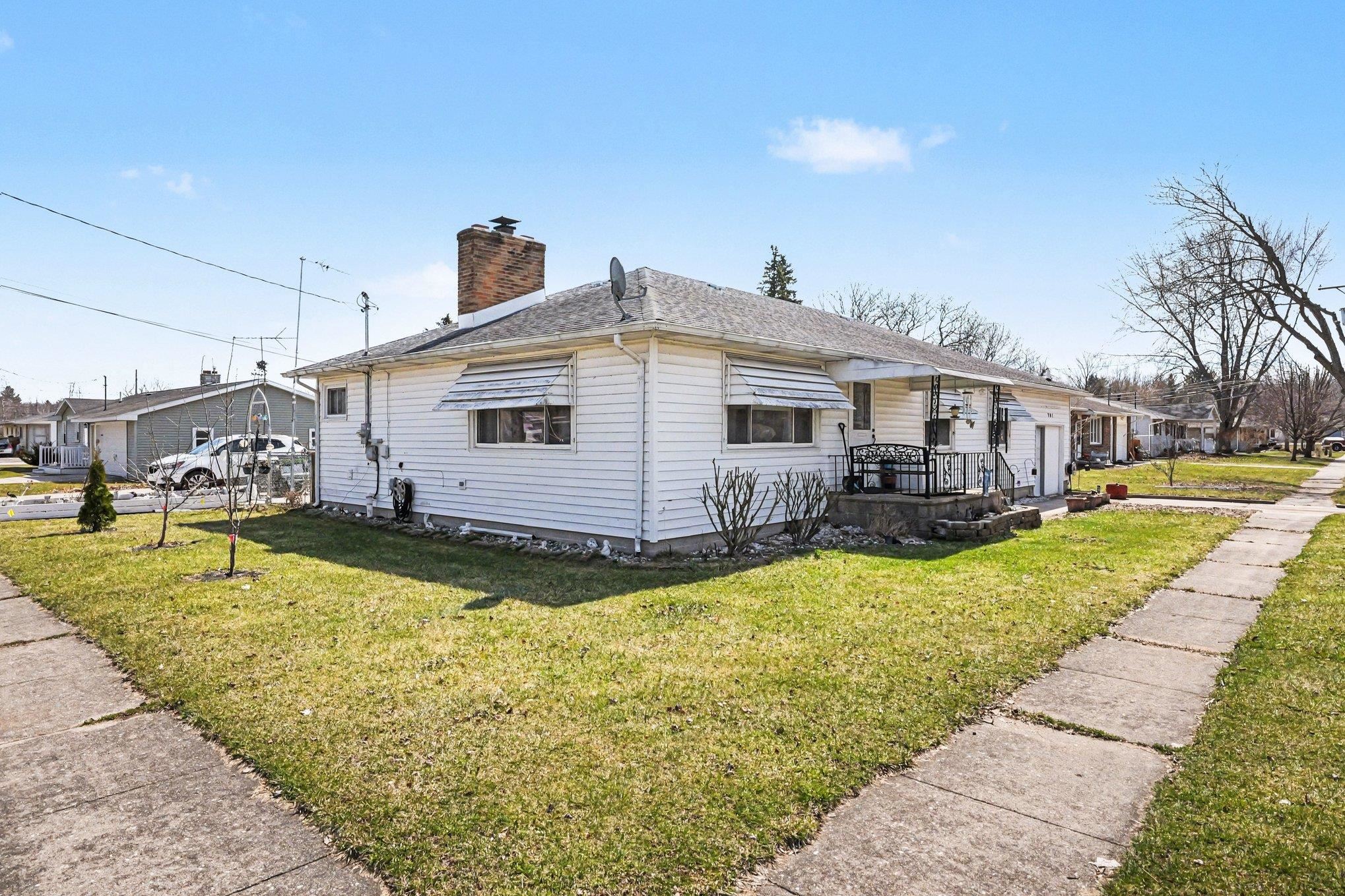 701 Rhodes Street Pinconning, MI 48650 - Photo 2 of 16