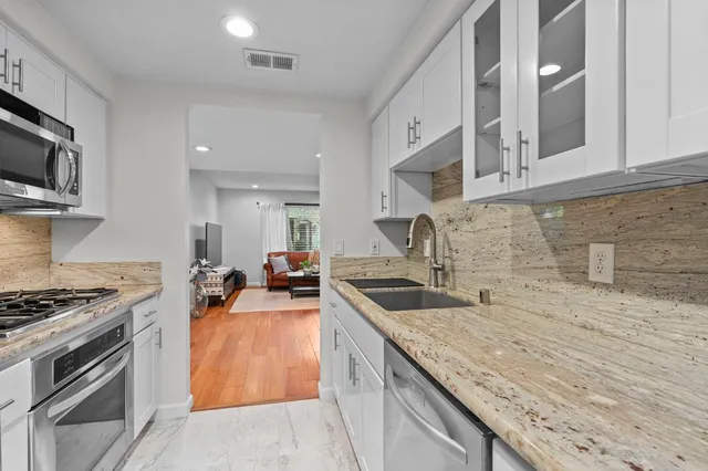 $325,000 | 1920 Benita Drive, Unit 4, Rancho Cordova, CA 95670