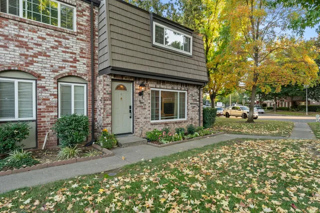 $325,000 | 1920 Benita Drive, Unit 4, Rancho Cordova, CA 95670