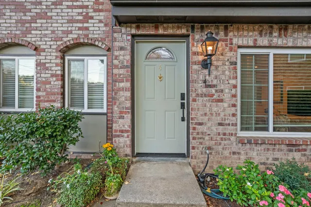 $325,000 | 1920 Benita Drive, Unit 4, Rancho Cordova, CA 95670