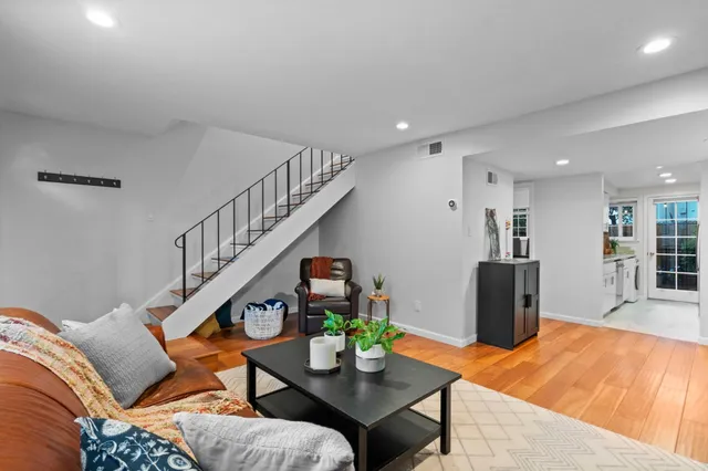 $325,000 | 1920 Benita Drive, Unit 4, Rancho Cordova, CA 95670