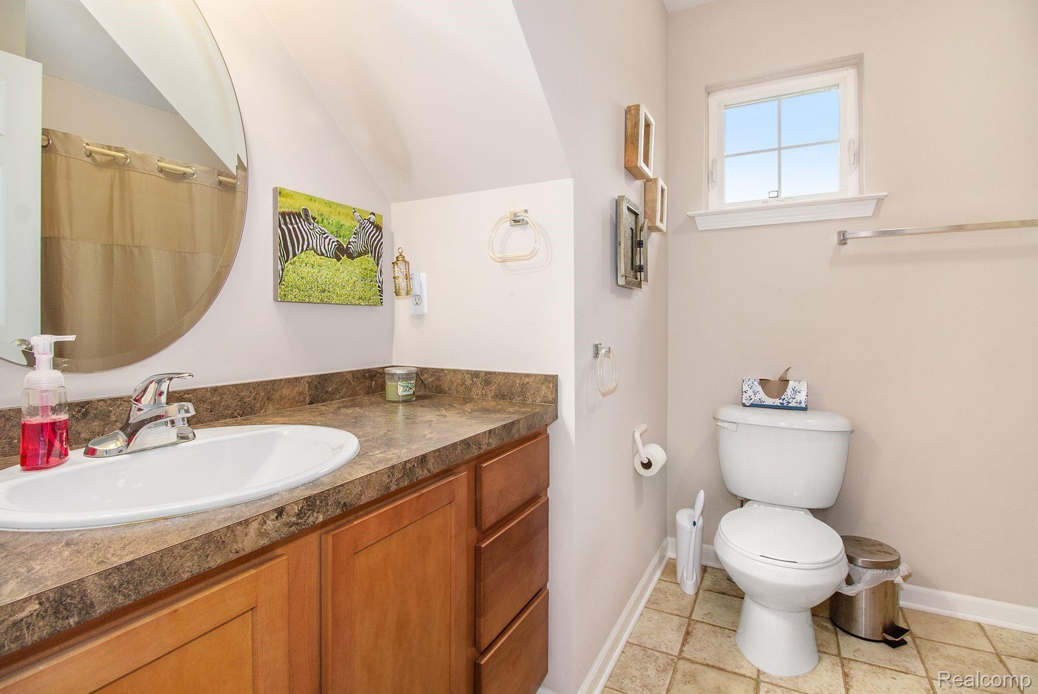 8044 Eagle Ridge Lane Fowlerville, MI 48836 - Photo 14 of 17 X5jdwaXs.jpeg
