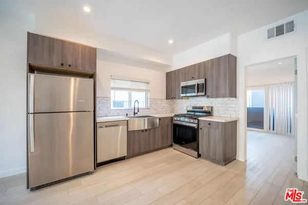 $3,969 | 246 North Dillon Street, Unit 246 1/2, Los Angeles, CA 90026