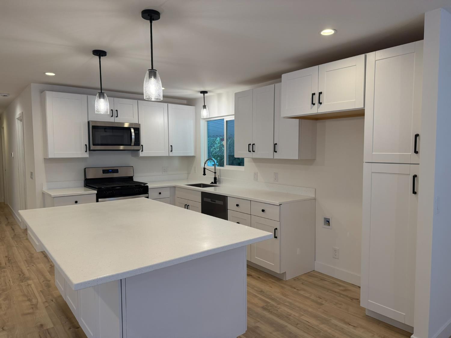 24 Olga Way Roseville, CA 95661 - Photo 6 of 44