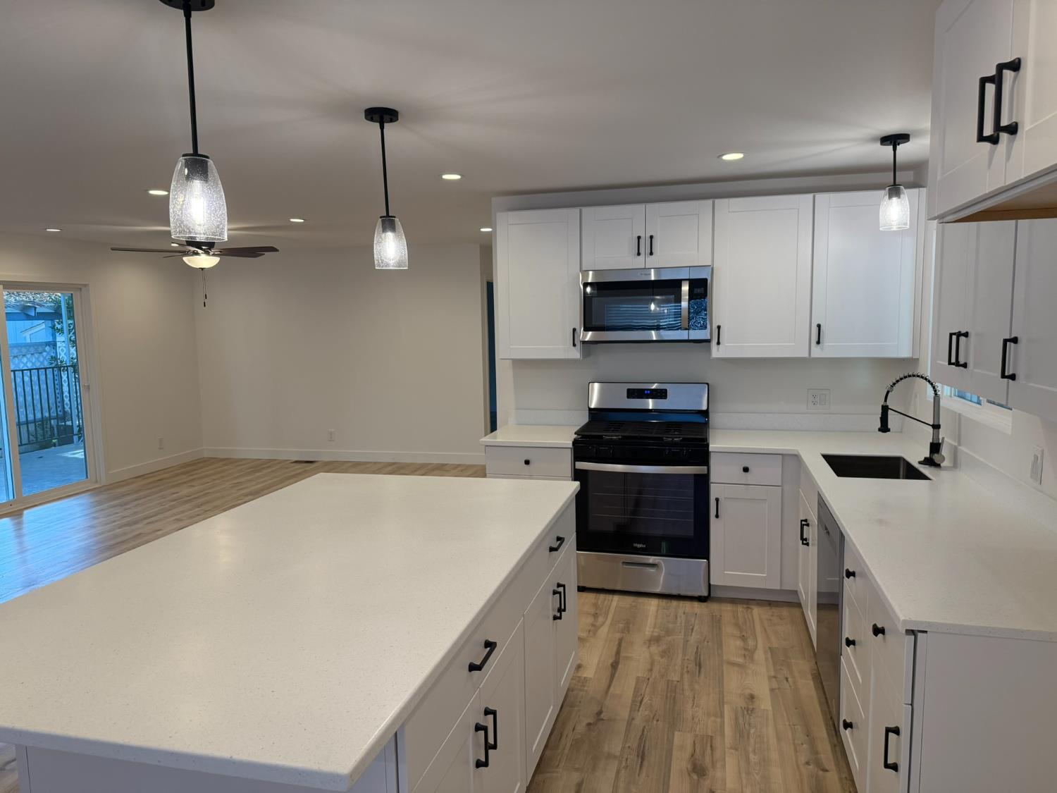 24 Olga Way Roseville, CA 95661 - Photo 7 of 44