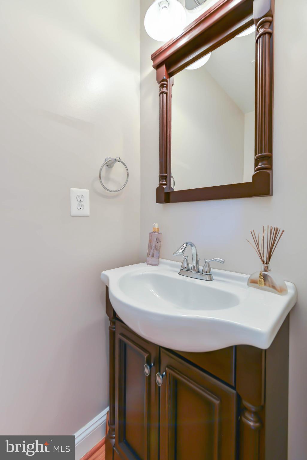 237 16th Street Southeast Washington, DC 20003 - Photo 14 of 30 Bath