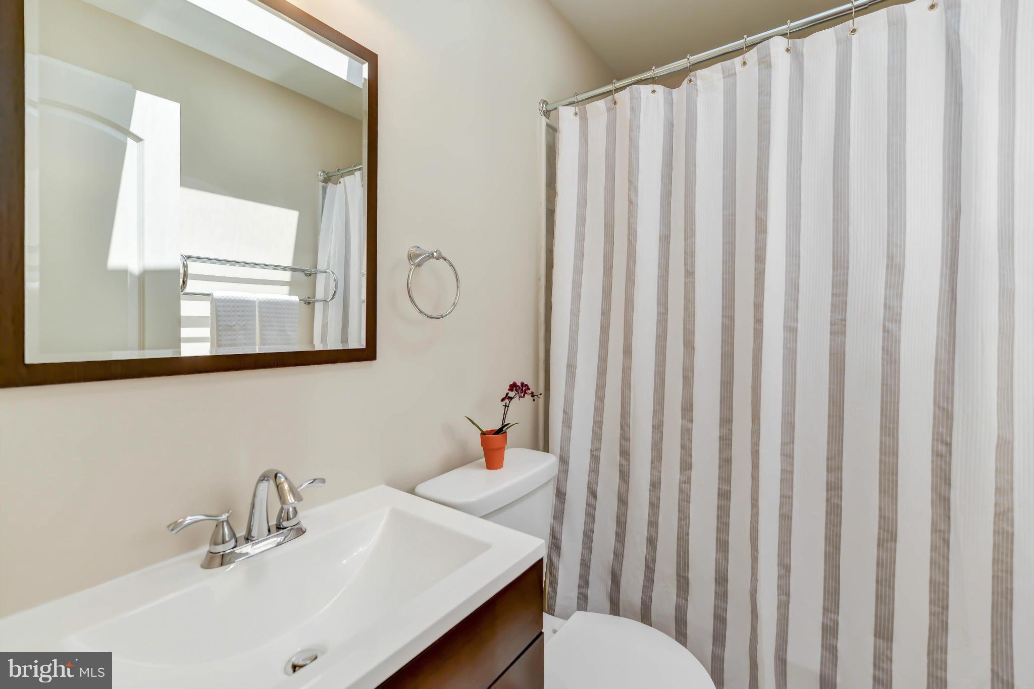 237 16th Street Southeast Washington, DC 20003 - Photo 23 of 30 Bath