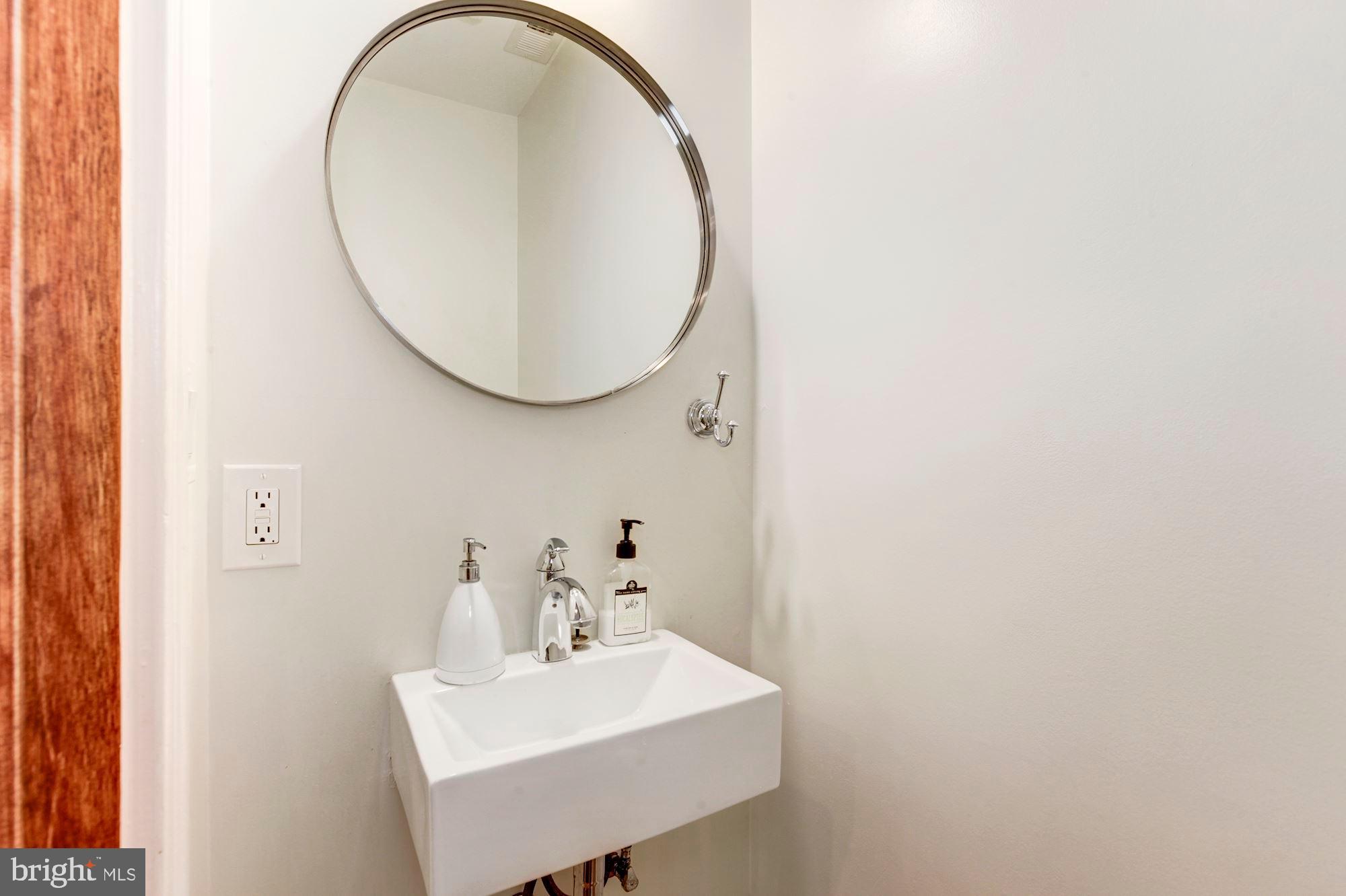 17 R Street Northeast Washington, DC 20002 - Photo 14 of 39 Half Bath