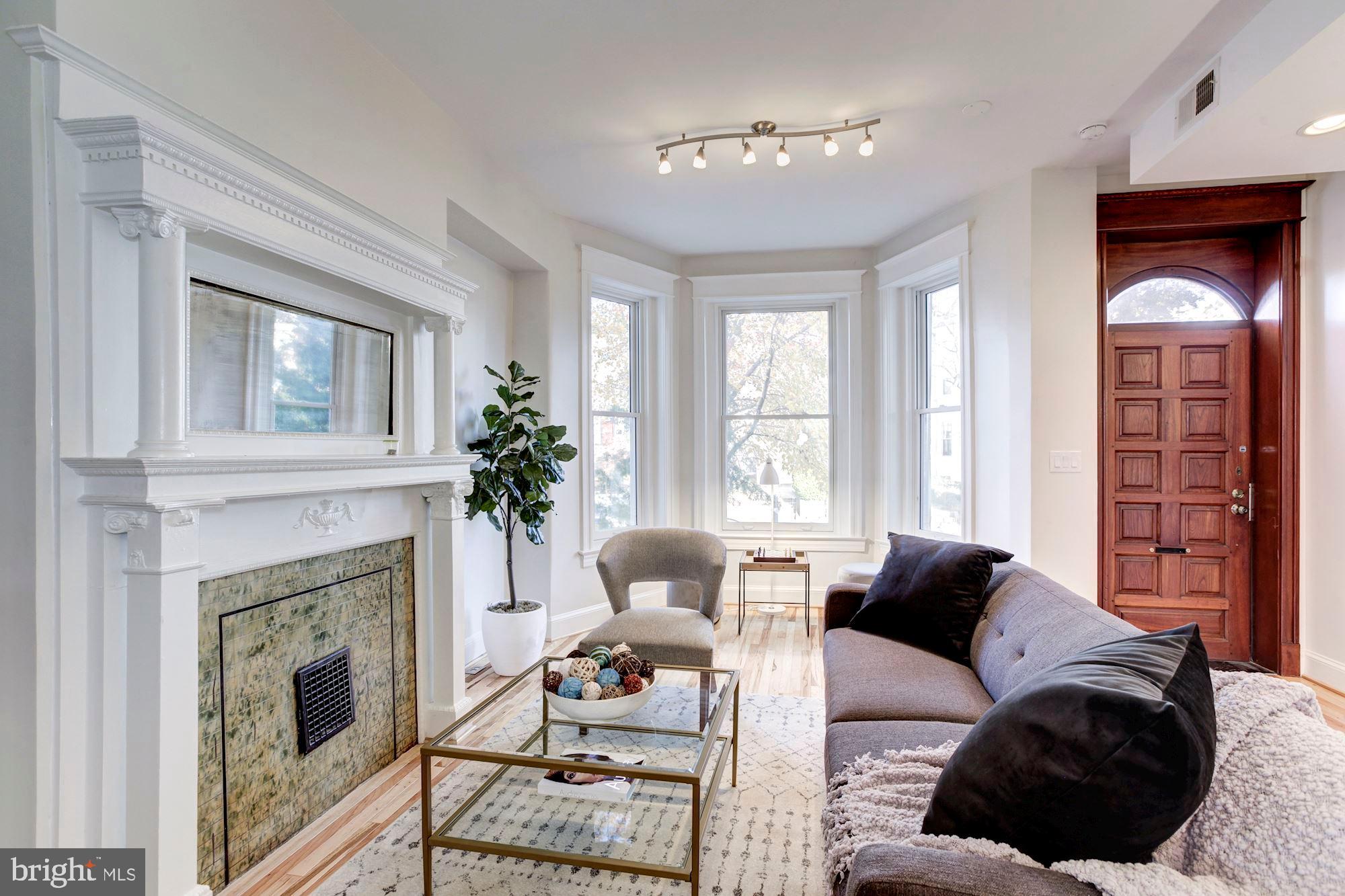 17 R Street Northeast Washington, DC 20002 - Photo 5 of 39 Living Room
