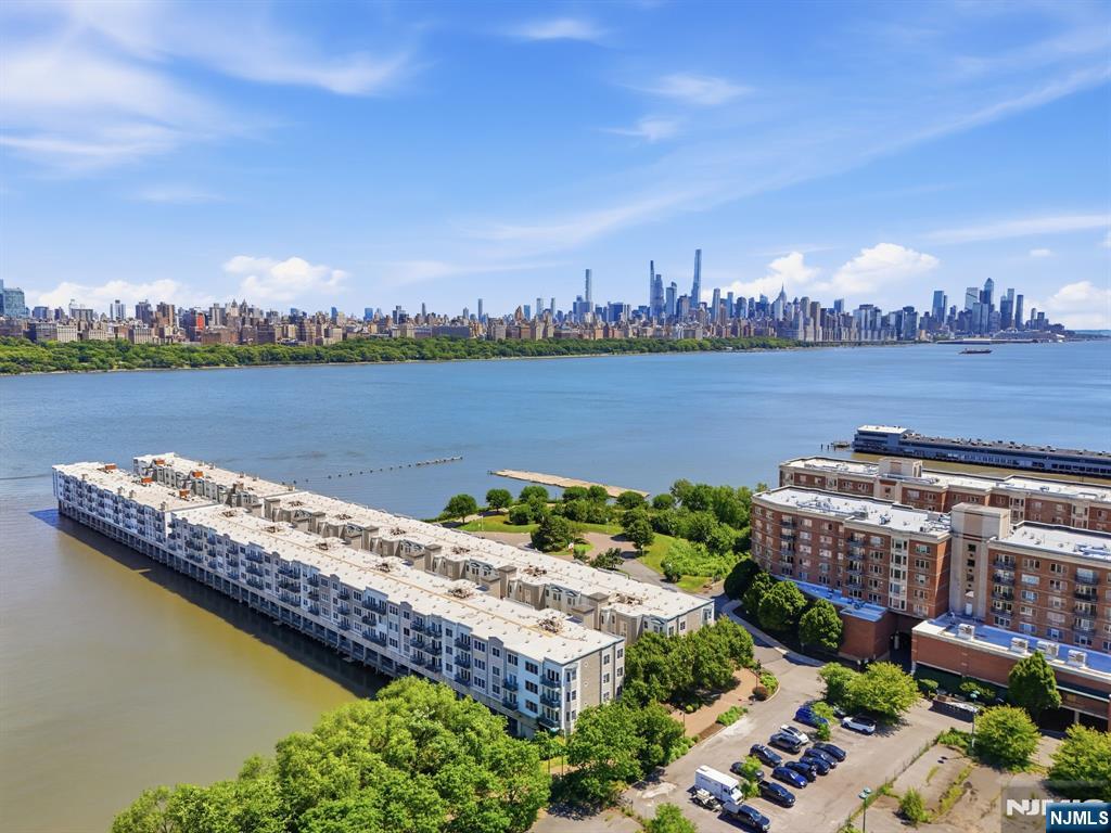 242 The Promenade, Unit 242 Edgewater, NJ 07020 - Photo 44 of 49