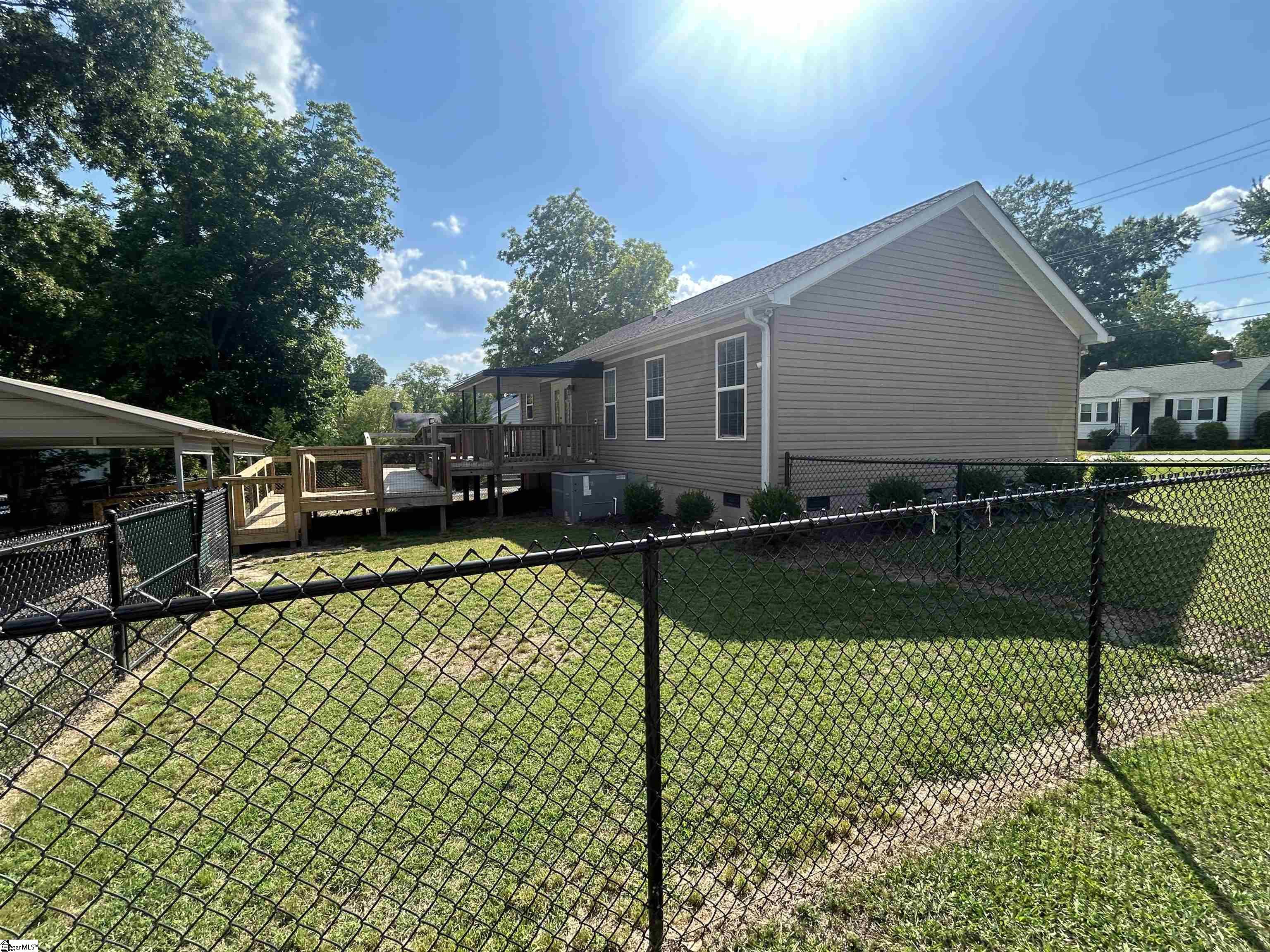 306 Shands Street Clinton, SC 29325 - Photo 11 of 41