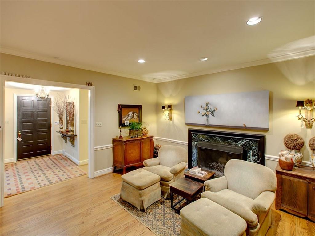 5124 Holyrood Road Pittsburgh, PA 15213 - Photo 3 of 25 Living Room and Entry Hall