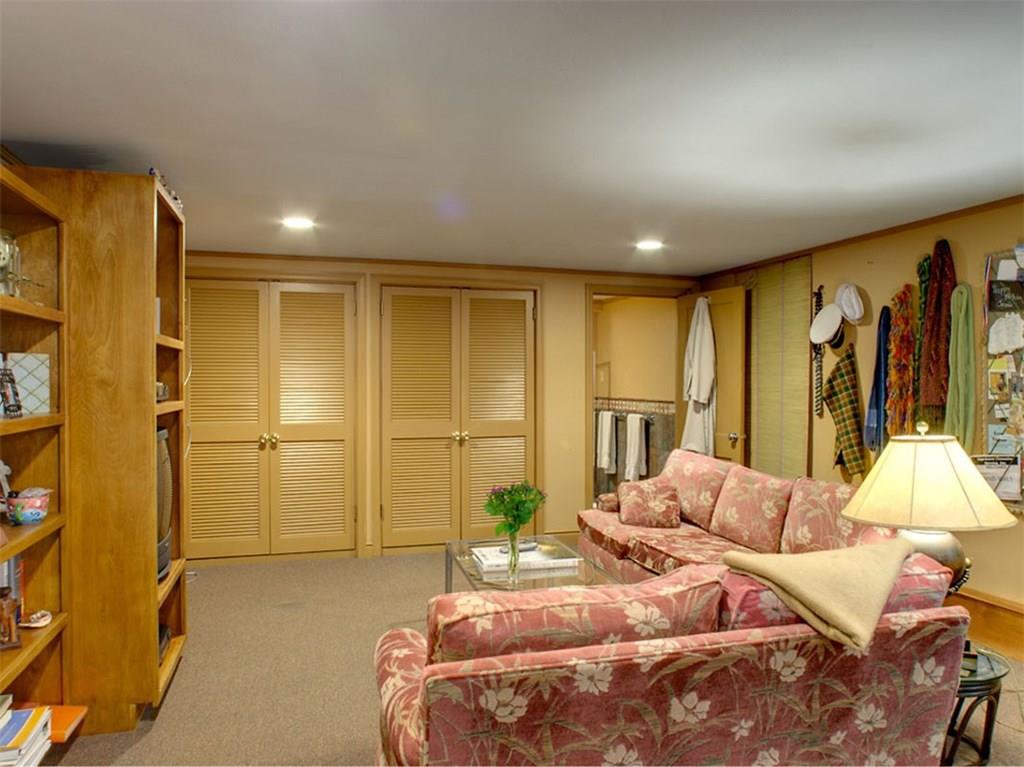 5124 Holyrood Road Pittsburgh, PA 15213 - Photo 23 of 25 Lower Level Bedroom
