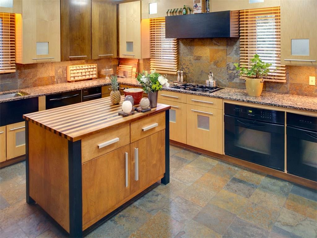 5124 Holyrood Road Pittsburgh, PA 15213 - Photo 8 of 25 Gourmet Kitchen