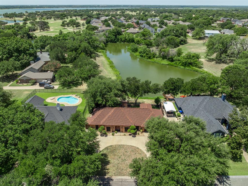 9208 Country Lake Drive Waco, TX 76708 - Photo 4 of 37