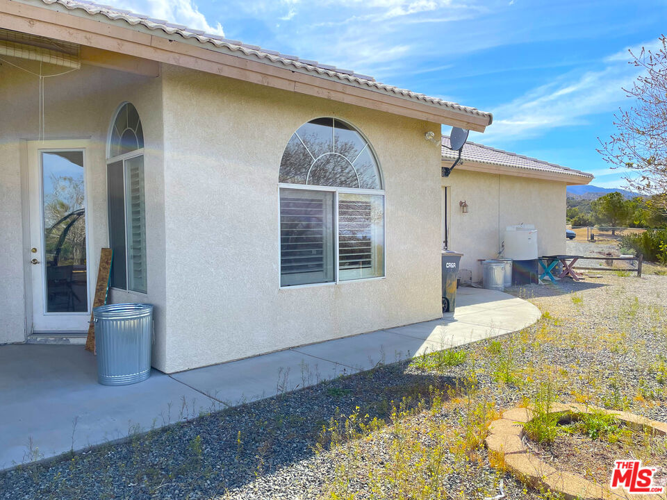 8835 Shadow Mountain Road Pinon Hills, CA 92372 - Photo 16 of 36 Gallery Image 16
