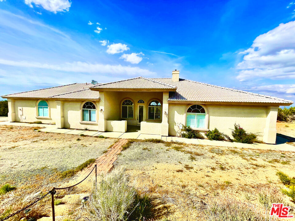 8835 Shadow Mountain Road Pinon Hills, CA 92372 - Photo 2 of 36 Gallery Image 2