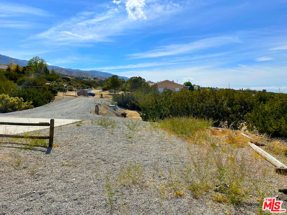 8835 Shadow Mountain Road Pinon Hills, CA 92372 - Photo 31 of 36 Gallery Image 31