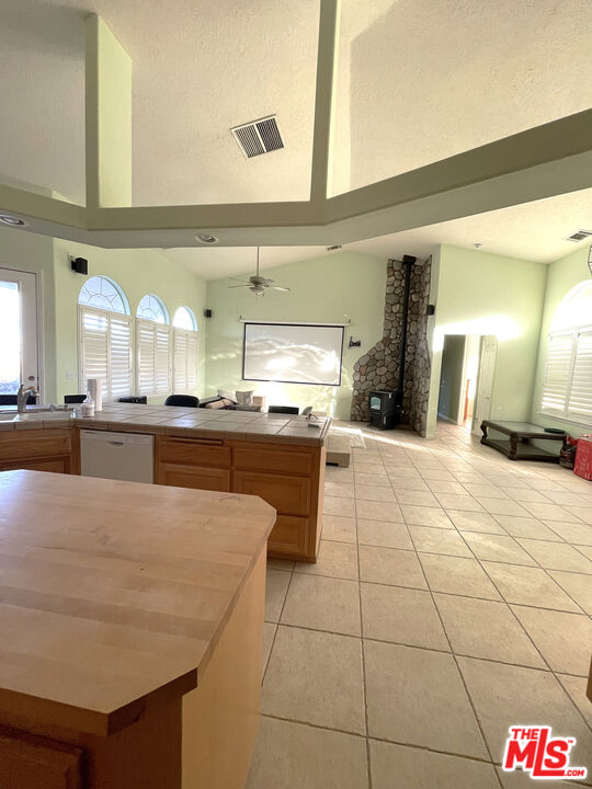 8835 Shadow Mountain Road Pinon Hills, CA 92372 - Photo 5 of 36 Gallery Image 5