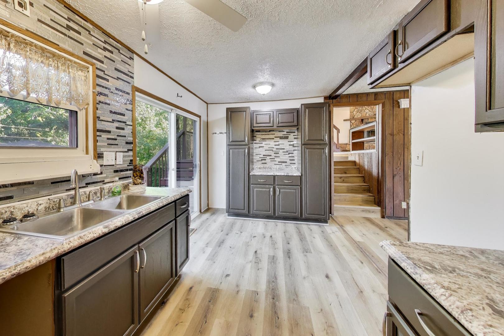 228 Gordon Avenue Romeoville, IL 60446 - Photo 13 of 36