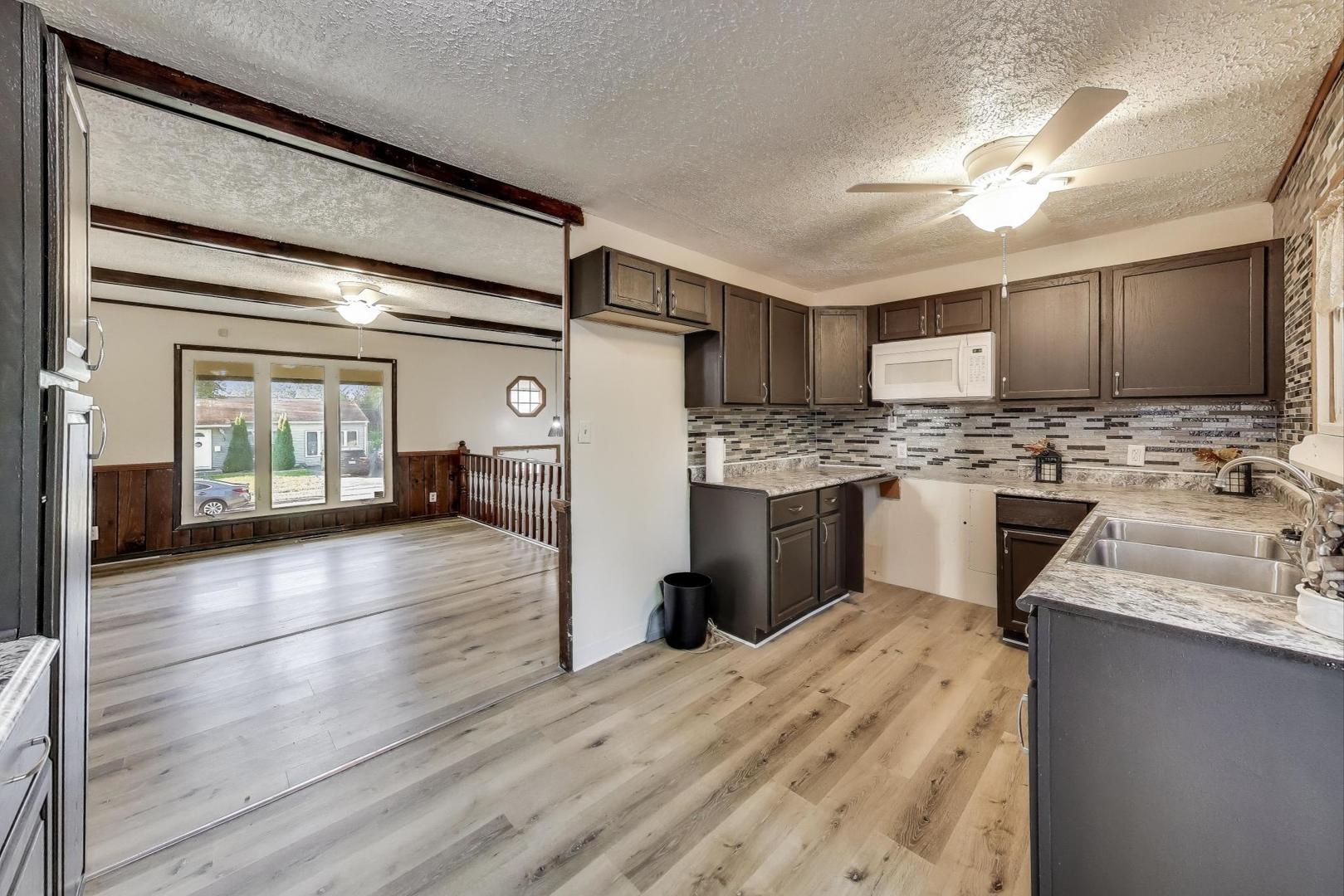 228 Gordon Avenue Romeoville, IL 60446 - Photo 4 of 36