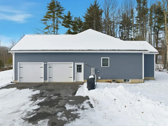 $749,000 | 18 Hickorywood Circle, Meredith, NH 03253