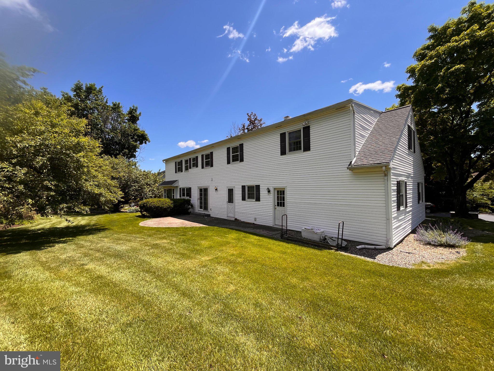 4053 Wedgewood Road Allentown, PA 18104 - Photo 6 of 8 Charming home with lush green lawn.