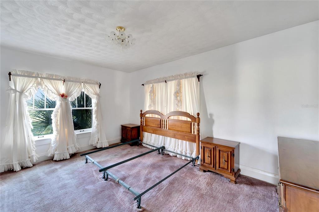 5020 Sydney Road Plant City, FL 33566 - Photo 17 of 33 a living room with furniture and a window