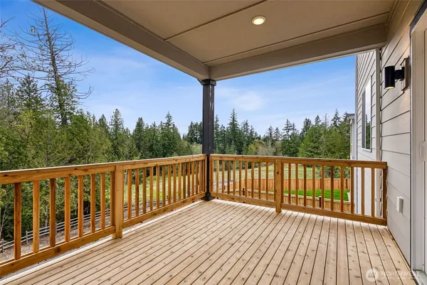 $1,039,990 | 2055 Northeast Norseman Way, Poulsbo, WA 98370