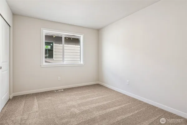 $1,039,990 | 2055 Northeast Norseman Way, Poulsbo, WA 98370
