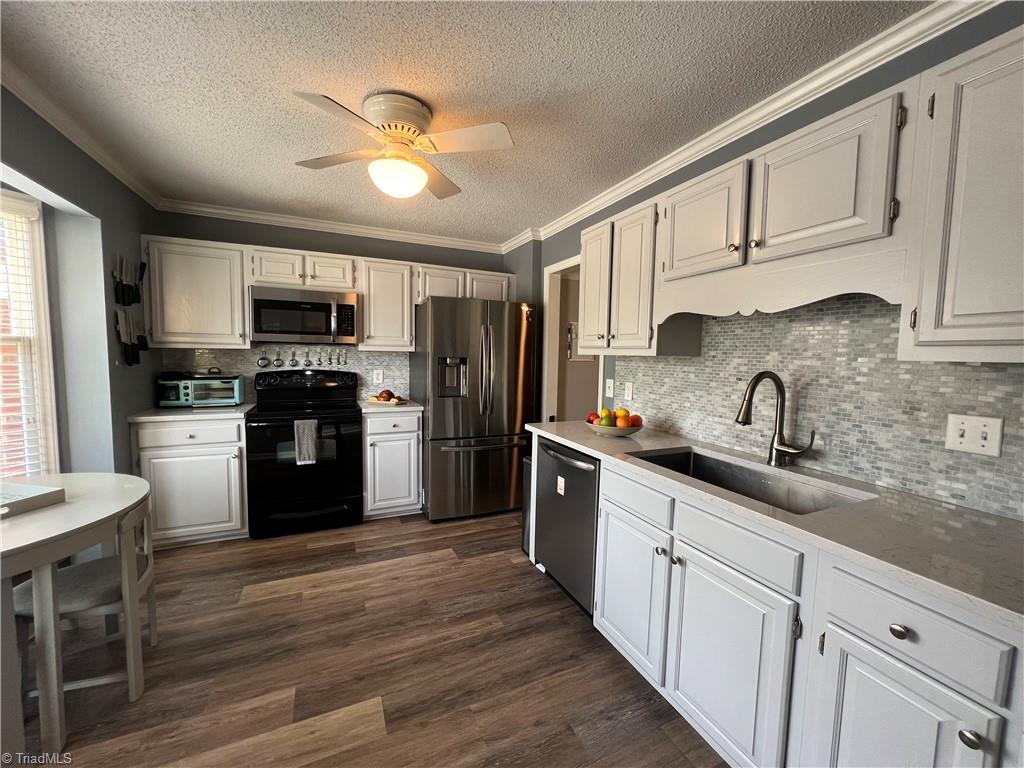 1740 Ternberry Road High Point, NC 27262 - Photo 3 of 31 Gallery Image 3