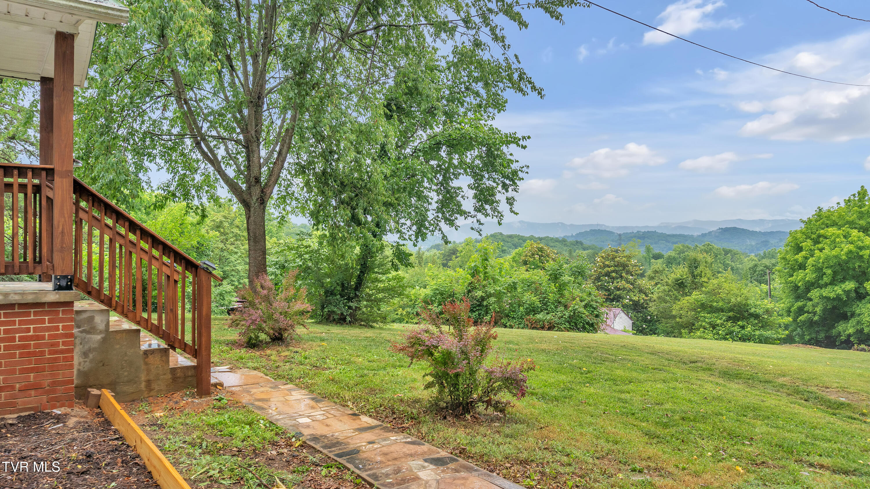 122 Hartley Road Elizabethton, TN 37643 - Photo 31 of 32 DSC07486