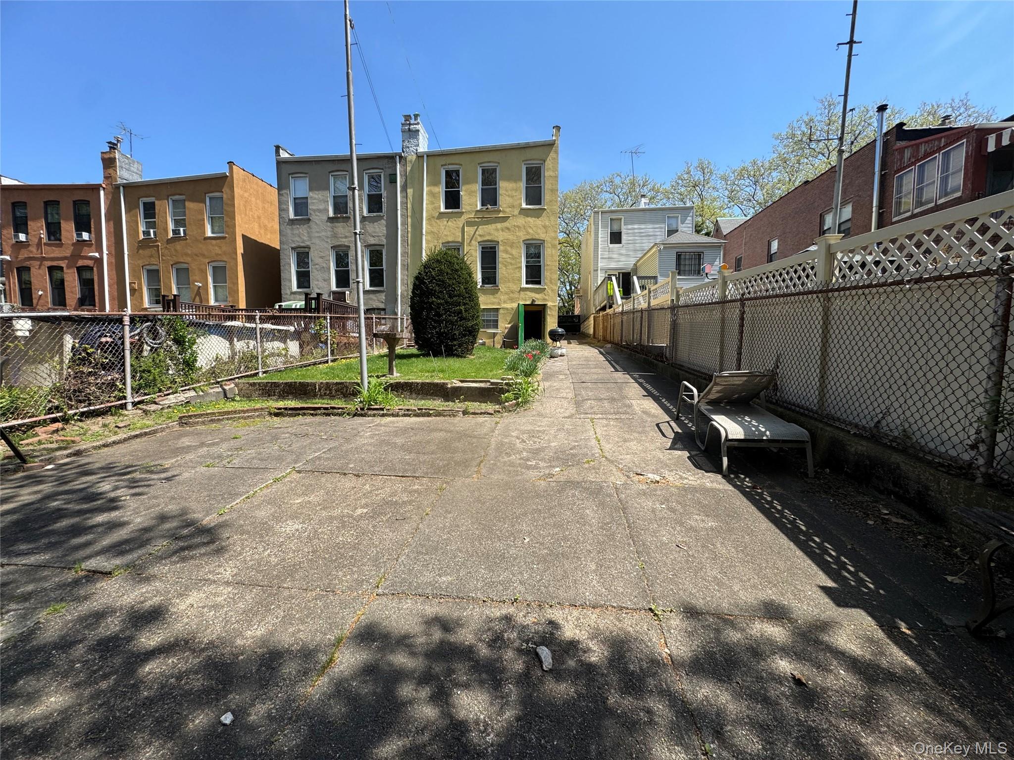 82-72 88th Place Queens, NY 11421 - Photo 23 of 26 a view of a large building