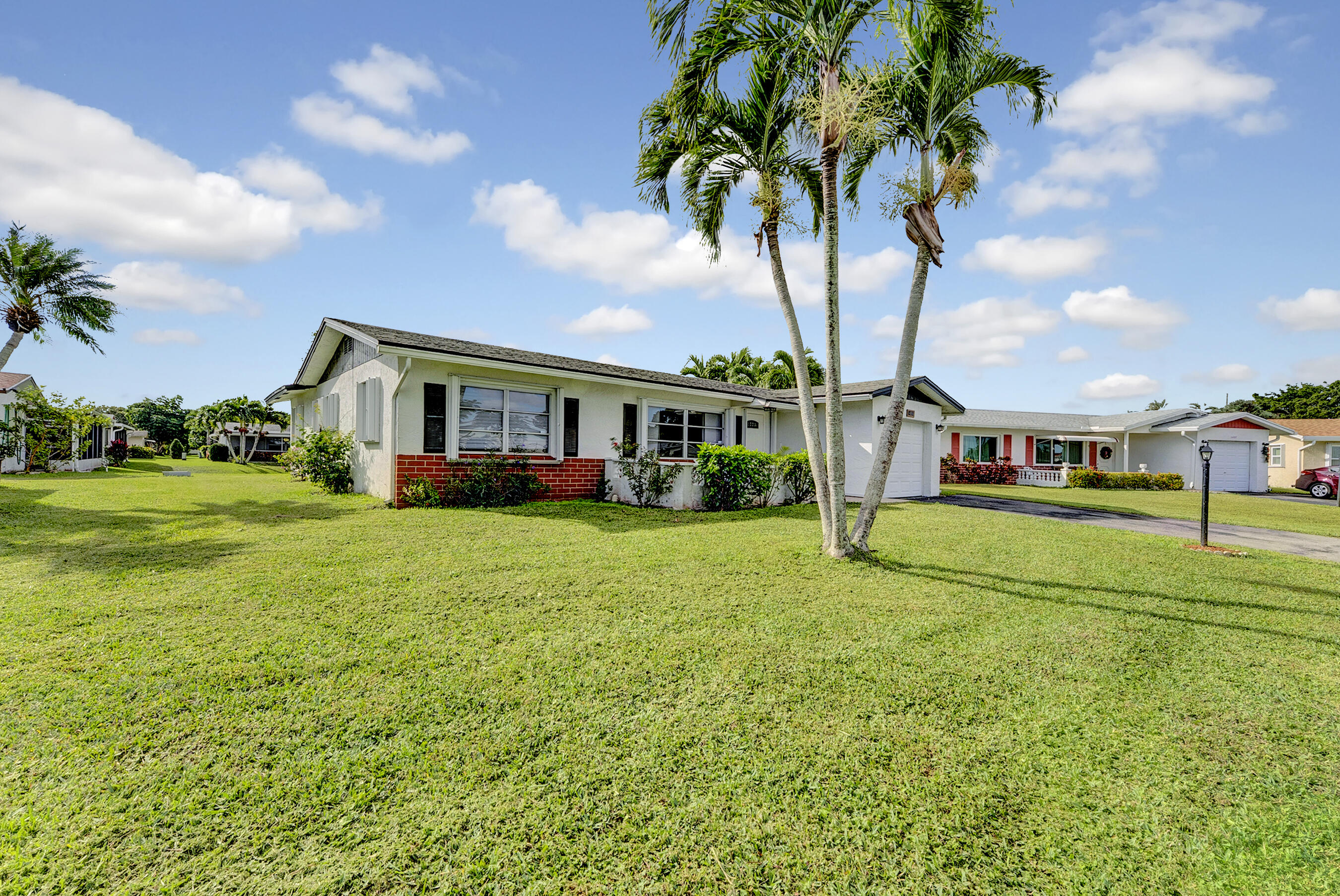 14263 El Clavel Way Delray Beach, FL 33484 - Photo 3 of 39 DSC07561