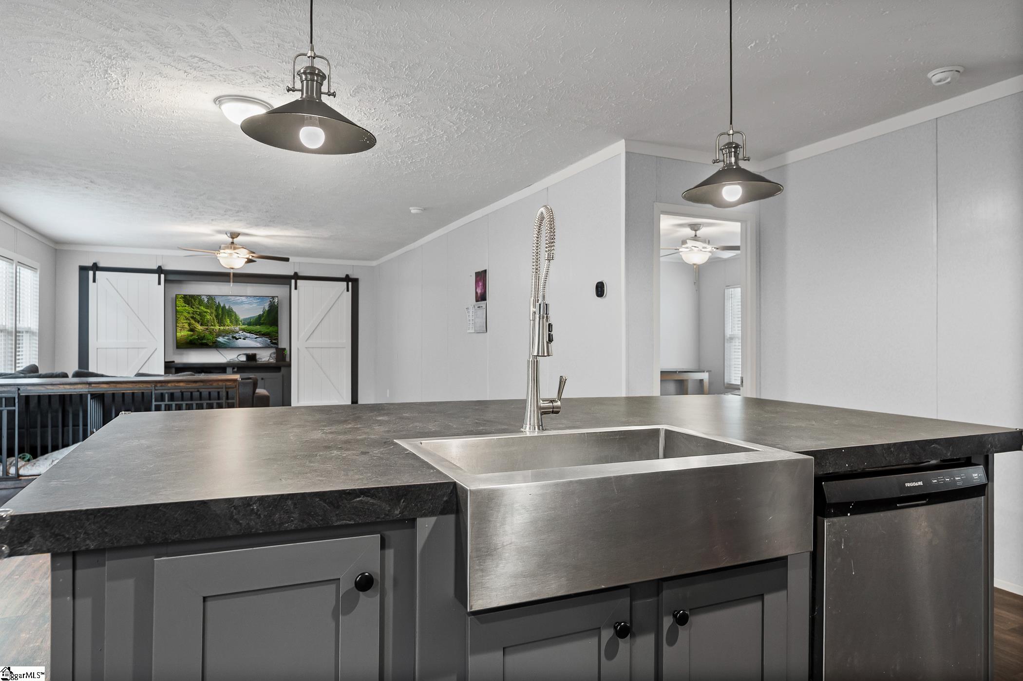 261 Fox Road Troy, SC 29848 - Photo 5 of 22