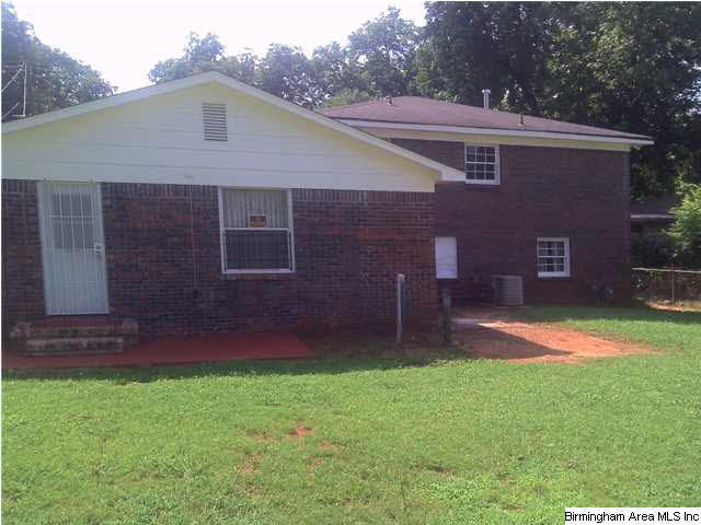 1429 16th Way Southwest Birmingham, AL 35211 - Photo 2 of 8