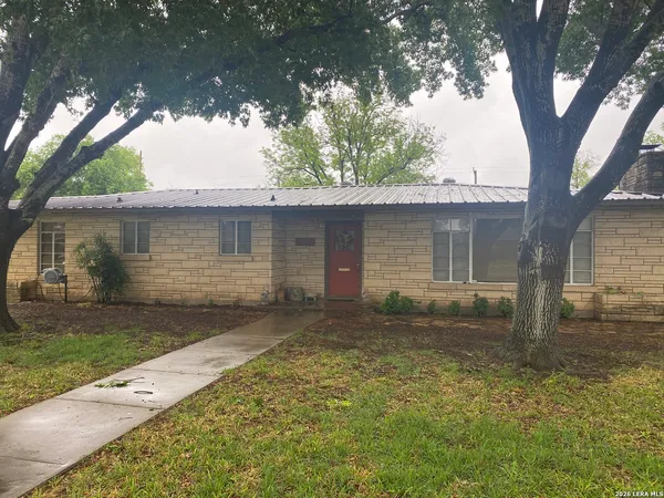 $272,000 | 803 Cherry Street, Uvalde, TX 78801