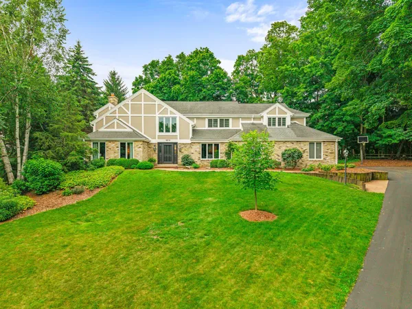 $1,149,000 | 1870 Sean Court, Brookfield, WI 53045