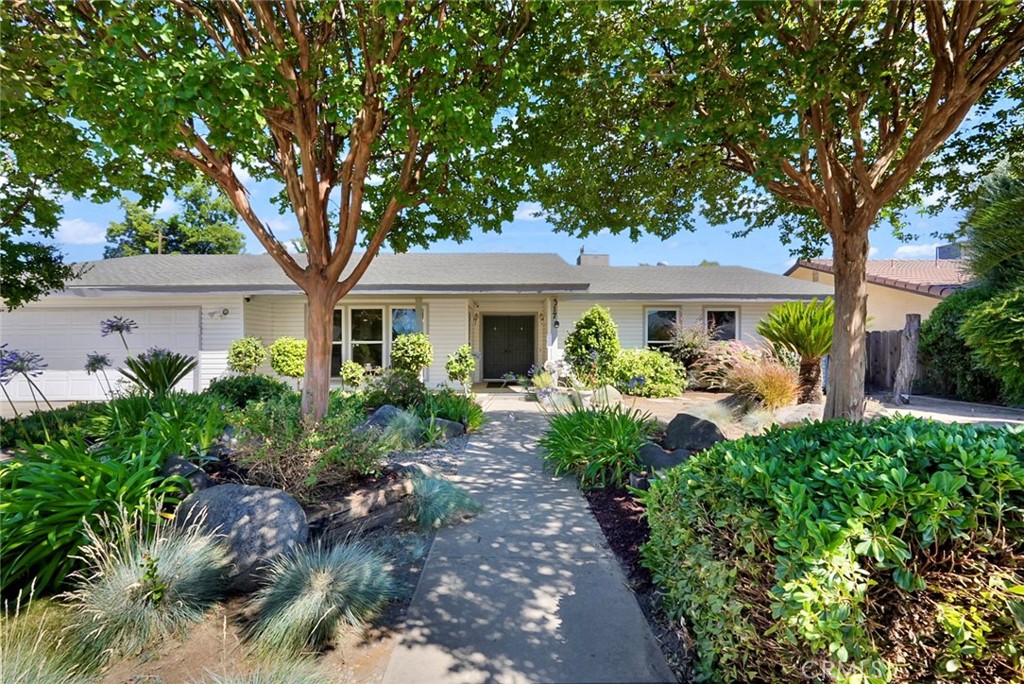 317 Circle Chowchilla, CA 93610 - Photo 1 of 38