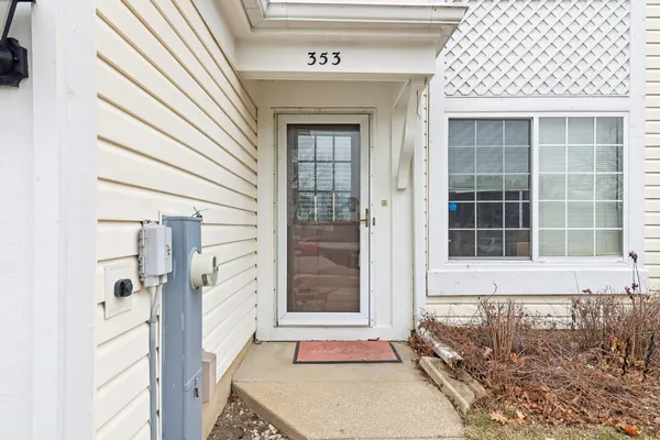 $265,000 | 353 North Gregory Street, Aurora, IL 60504