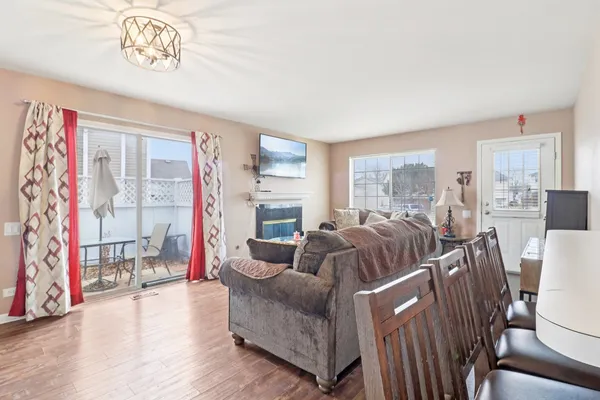 $265,000 | 353 North Gregory Street, Aurora, IL 60504