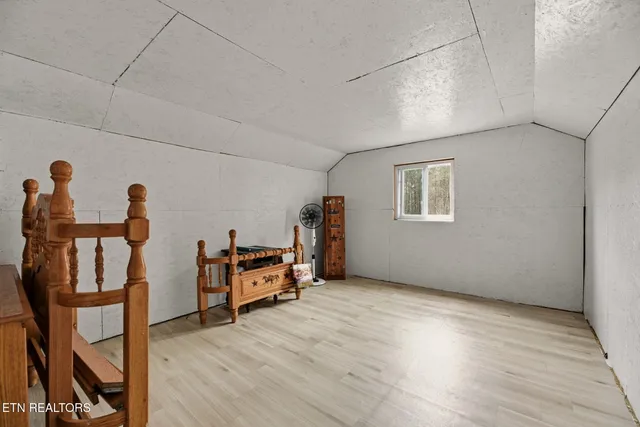 $400,000 | 337 Old Collins Road, Deer Lodge, TN 37726