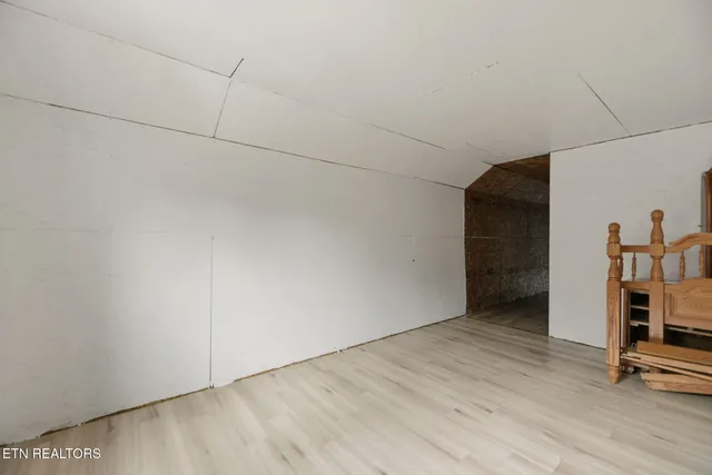 $400,000 | 337 Old Collins Road, Deer Lodge, TN 37726