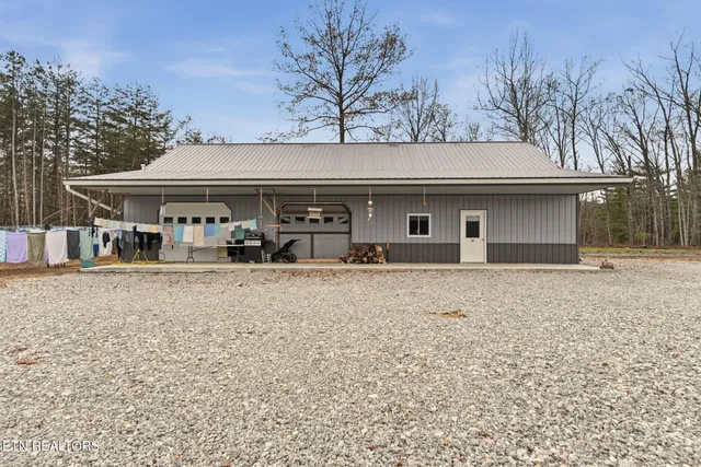 $400,000 | 337 Old Collins Road, Deer Lodge, TN 37726